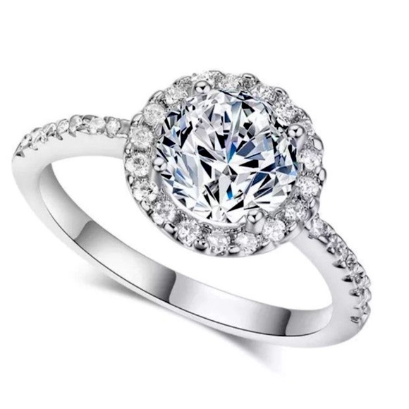 Center of My Universe Round Halo Ring - Picture 1 of 10